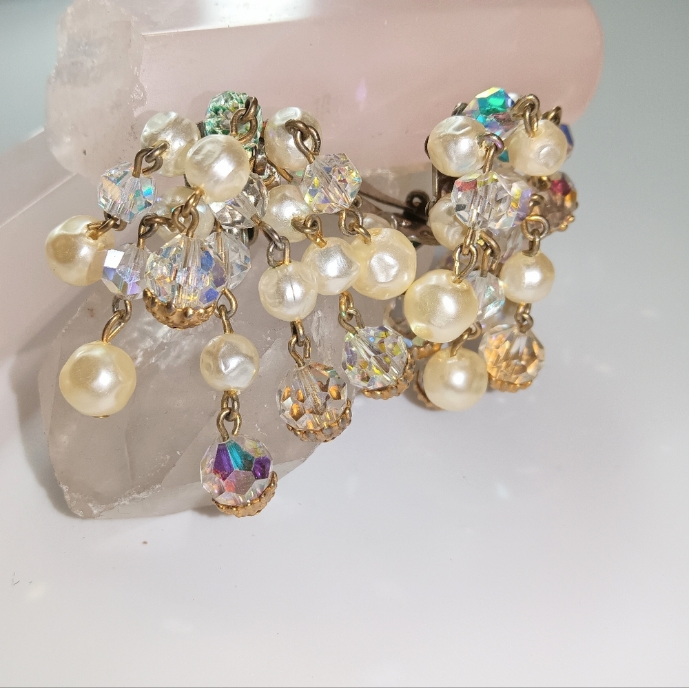 VINTAGE MCM Retro Aurora Borealis Pearl Bead Spray 2" Clip On Earrings - Picture 4 of 6